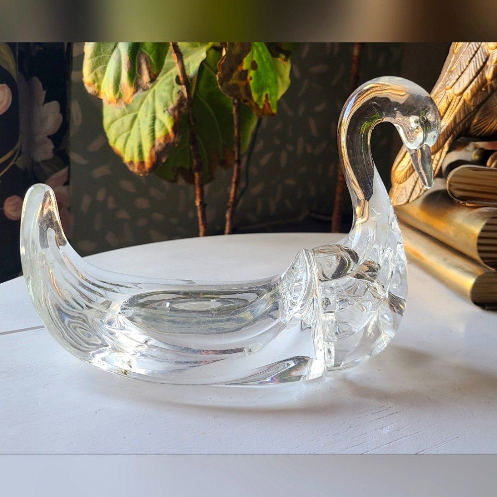 MCM Vintage Mid-Century Modern Lucite Swan Towel Holder